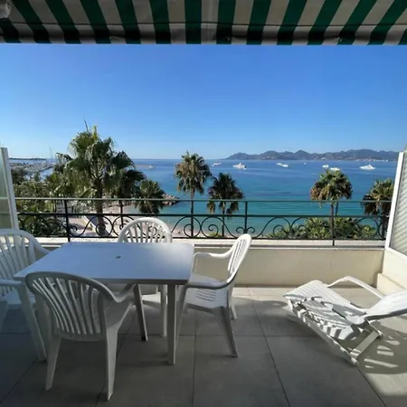 One Bedroom With Beautiful Sea View * كان