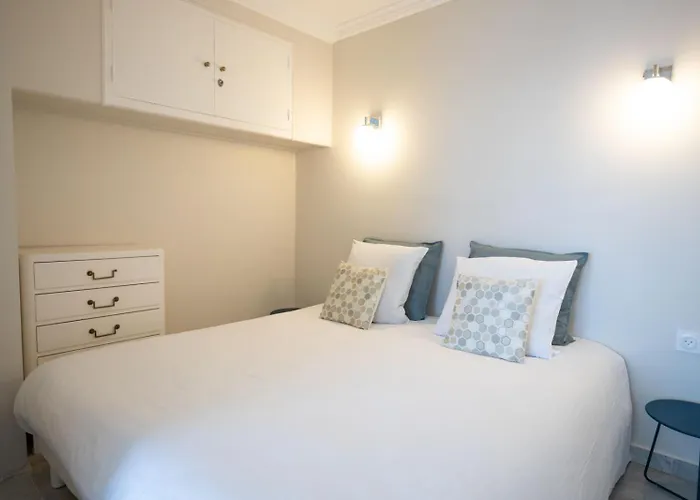 شقة One Bedroom With Beautiful Sea View *